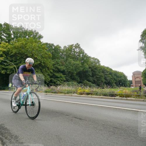 14.09.2025 - Stadtparktriathlon Michael Burmester http://msf.ph/oto/8891138 14.09.2025 10:23:20 Radfahren 517, 573, 615, 626, 636, 647 meine-sportfotos.de