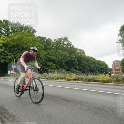 14.09.2025 - Stadtparktriathlon Michael Burmester http://msf.ph/oto/8891141 14.09.2025 10:23:21 Radfahren 517, 573, 615, 626, 636, 642, 647 meine-sportfotos.de