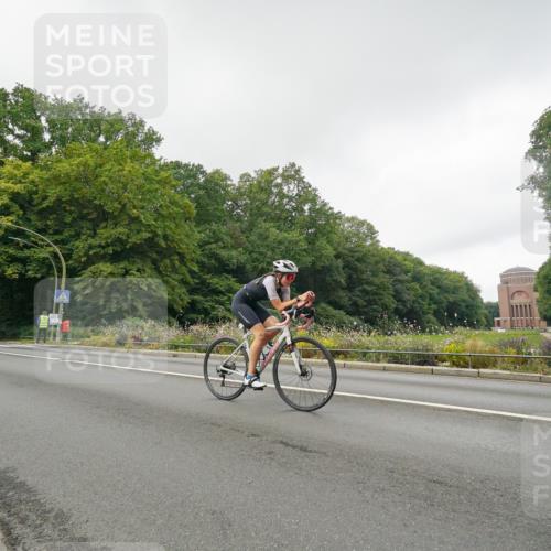 14.09.2025 - Stadtparktriathlon Michael Burmester http://msf.ph/oto/8891146 14.09.2025 10:23:29 Radfahren 517, 555, 573, 587, 607, 608, 618, 624, 626, 642, 647, 706 meine-sportfotos.de