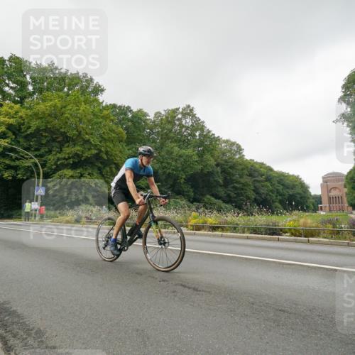 14.09.2025 - Stadtparktriathlon Michael Burmester http://msf.ph/oto/8891155 14.09.2025 10:23:37 Radfahren 545, 555, 587, 595, 608, 618, 624, 698, 706 meine-sportfotos.de