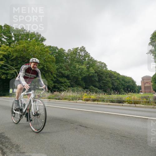 14.09.2025 - Stadtparktriathlon Michael Burmester http://msf.ph/oto/8891166 14.09.2025 10:24:28 Radfahren 550, 558, 585, 614, 678 meine-sportfotos.de