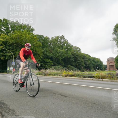 14.09.2025 - Stadtparktriathlon Michael Burmester http://msf.ph/oto/8891167 14.09.2025 10:24:30 Radfahren 550, 558, 614, 681 meine-sportfotos.de