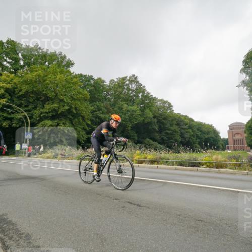 14.09.2025 - Stadtparktriathlon Michael Burmester http://msf.ph/oto/8891175 14.09.2025 10:24:40 Radfahren 537, 551, 558, 663, 681, 683, 701 meine-sportfotos.de