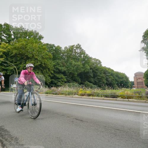 14.09.2025 - Stadtparktriathlon Michael Burmester http://msf.ph/oto/8891190 14.09.2025 10:25:16 Radfahren 571, 576, 660, 671 meine-sportfotos.de