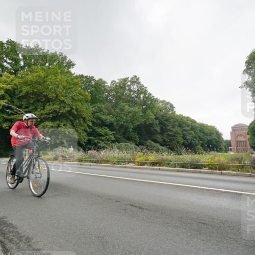 14.09.2025 - Stadtparktriathlon Michael Burmester http://msf.ph/oto/8891204 14.09.2025 10:25:46 Radfahren 600, 601, 662 meine-sportfotos.de