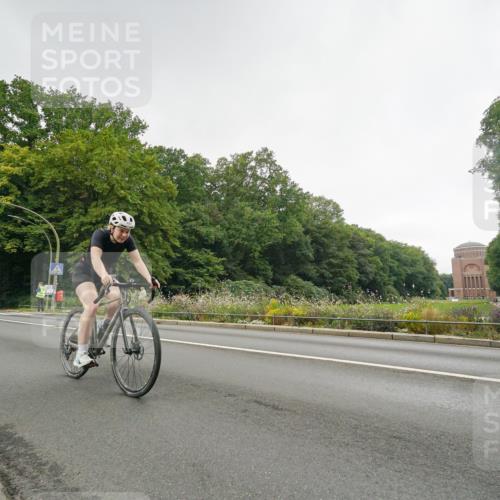 14.09.2025 - Stadtparktriathlon Michael Burmester http://msf.ph/oto/8891217 14.09.2025 10:26:12 Radfahren 542, 629 meine-sportfotos.de