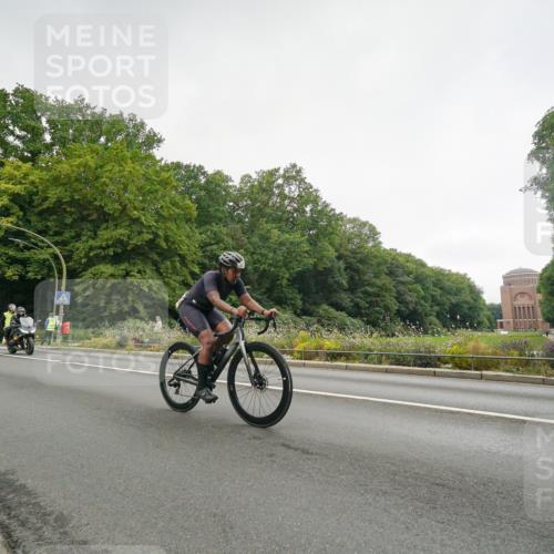 14.09.2025 - Stadtparktriathlon Michael Burmester http://msf.ph/oto/8891224 14.09.2025 10:26:35 Radfahren 561, 588, 641, 664, 665, 692 meine-sportfotos.de