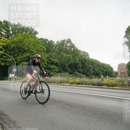14.09.2025 - Stadtparktriathlon Michael Burmester http://msf.ph/oto/8891251 14.09.2025 10:27:25 Radfahren 512, 535, 577, 589, 651 meine-sportfotos.de