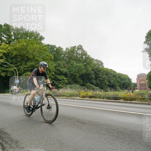 14.09.2025 - Stadtparktriathlon Michael Burmester http://msf.ph/oto/8891259 14.09.2025 10:28:04 Radfahren 539, 633, 661, 677, 710 meine-sportfotos.de