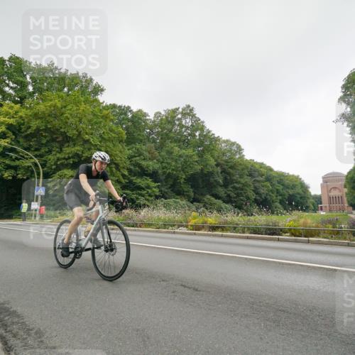 14.09.2025 - Stadtparktriathlon Michael Burmester http://msf.ph/oto/8891289 14.09.2025 10:29:18 Radfahren 643, 685, 688, 717 meine-sportfotos.de