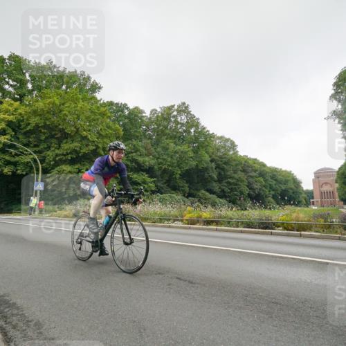 14.09.2025 - Stadtparktriathlon Michael Burmester http://msf.ph/oto/8891292 14.09.2025 10:29:32 Radfahren 566, 582, 648, 691 meine-sportfotos.de