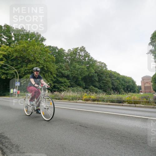 14.09.2025 - Stadtparktriathlon Michael Burmester http://msf.ph/oto/8891326 14.09.2025 10:31:02 Radfahren 521, 522, 533, 546, 624, 687, 706, 712, 714 meine-sportfotos.de