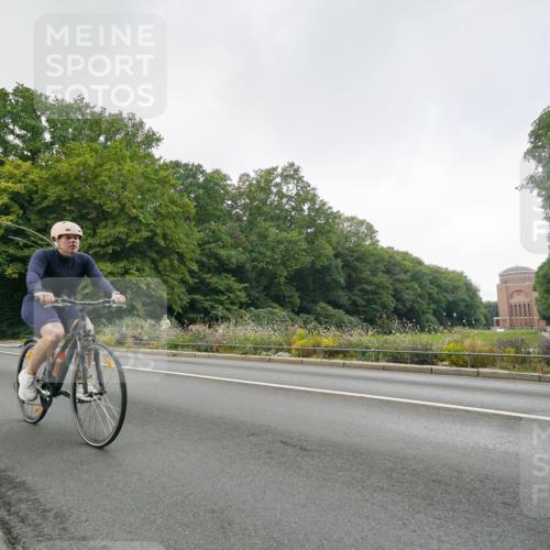 14.09.2025 - Stadtparktriathlon Michael Burmester http://msf.ph/oto/8891338 14.09.2025 10:31:33 Radfahren 628 meine-sportfotos.de