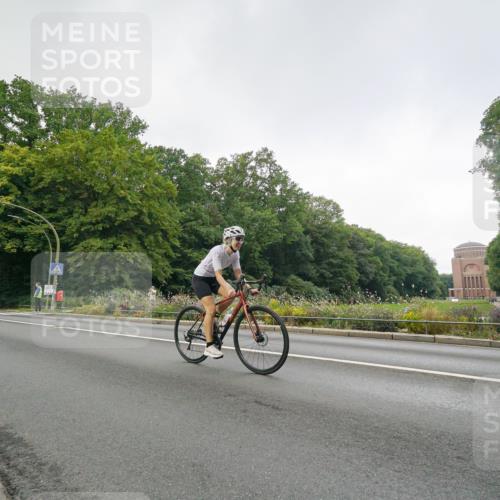 14.09.2025 - Stadtparktriathlon Michael Burmester http://msf.ph/oto/8891339 14.09.2025 10:31:44 Radfahren 526, 626, 647, 657 meine-sportfotos.de