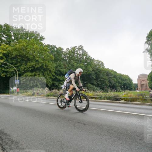 14.09.2025 - Stadtparktriathlon Michael Burmester http://msf.ph/oto/8891343 14.09.2025 10:31:46 Radfahren 526, 626, 647, 657 meine-sportfotos.de