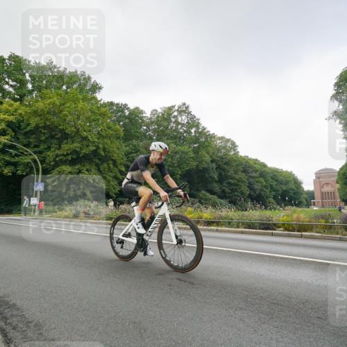 14.09.2025 - Stadtparktriathlon Michael Burmester http://msf.ph/oto/8891352 14.09.2025 10:32:10 Radfahren 517, 654, 716, 763 meine-sportfotos.de