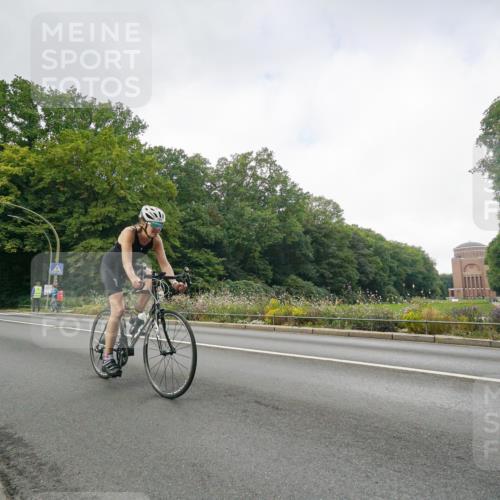 14.09.2025 - Stadtparktriathlon Michael Burmester http://msf.ph/oto/8891359 14.09.2025 10:32:50 Radfahren 646, 701 meine-sportfotos.de