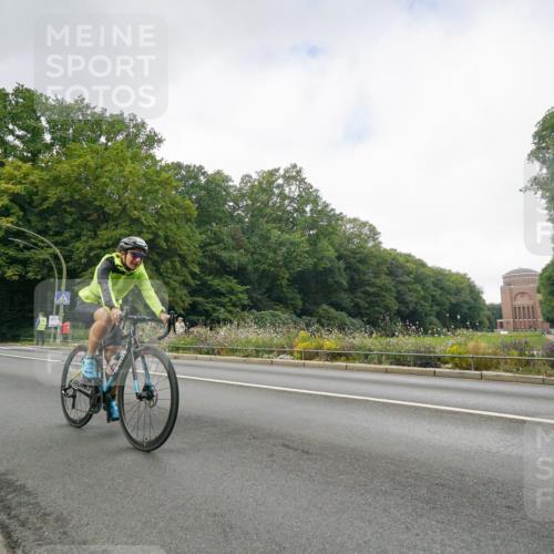 14.09.2025 - Stadtparktriathlon Michael Burmester http://msf.ph/oto/8891362 14.09.2025 10:33:06 Radfahren 621, 681, 683 meine-sportfotos.de