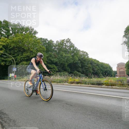 14.09.2025 - Stadtparktriathlon Michael Burmester http://msf.ph/oto/8891364 14.09.2025 10:33:19 Radfahren 678 meine-sportfotos.de