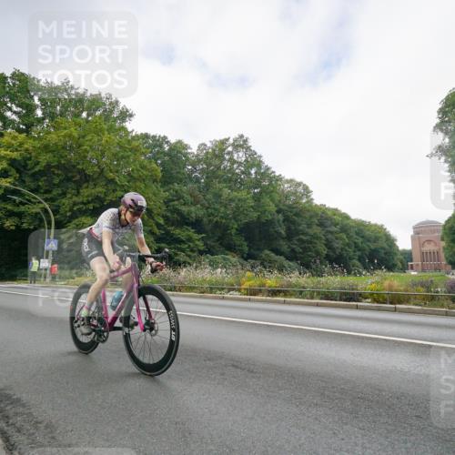 14.09.2025 - Stadtparktriathlon Michael Burmester http://msf.ph/oto/8891368 14.09.2025 10:33:41 Radfahren 641, 665, 695, 735 meine-sportfotos.de