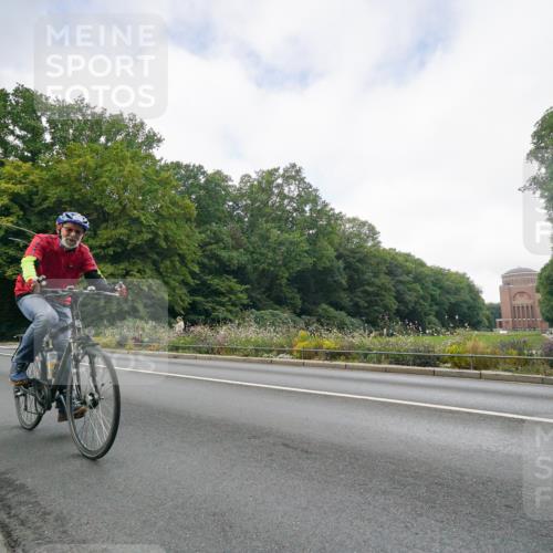 14.09.2025 - Stadtparktriathlon Michael Burmester http://msf.ph/oto/8891375 14.09.2025 10:33:54 Radfahren 557, 638, 663, 674, 735 meine-sportfotos.de