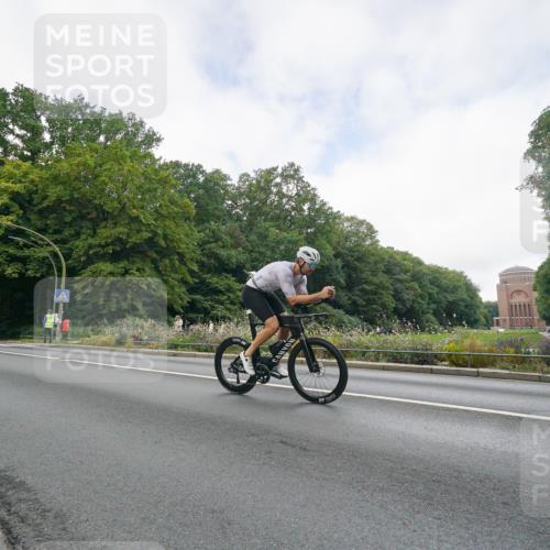 14.09.2025 - Stadtparktriathlon Michael Burmester http://msf.ph/oto/8891391 14.09.2025 10:34:55 Radfahren 511, 568, 659, 664, 749, 793 meine-sportfotos.de