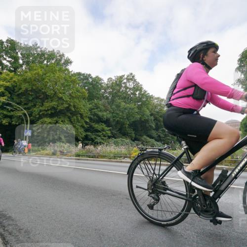 14.09.2025 - Stadtparktriathlon Michael Burmester http://msf.ph/oto/8891396 14.09.2025 10:35:15 Radfahren 536, 671, 679 meine-sportfotos.de