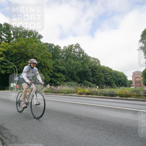 14.09.2025 - Stadtparktriathlon Michael Burmester http://msf.ph/oto/8891403 14.09.2025 10:35:37 Radfahren 629, 651, 718, 769 meine-sportfotos.de
