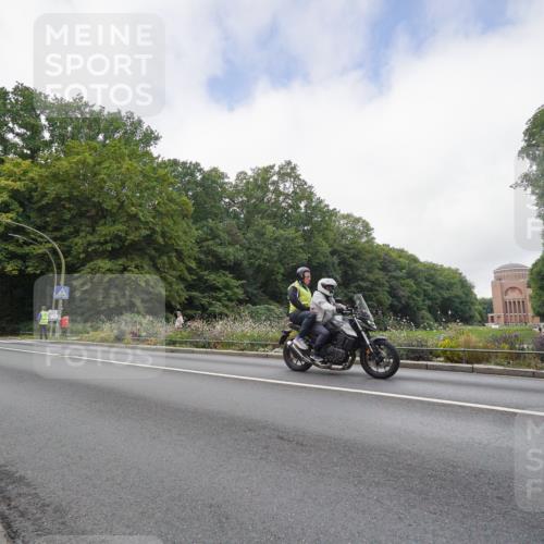 14.09.2025 - Stadtparktriathlon Michael Burmester http://msf.ph/oto/8891416 14.09.2025 10:36:14 Radfahren 542, 633, 661, 770 meine-sportfotos.de