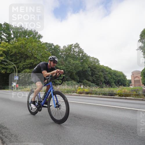 14.09.2025 - Stadtparktriathlon Michael Burmester http://msf.ph/oto/8891420 14.09.2025 10:36:33 Radfahren 686, 717, 720, 817 meine-sportfotos.de