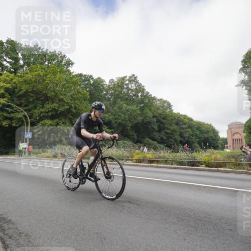 14.09.2025 - Stadtparktriathlon Michael Burmester http://msf.ph/oto/8891431 14.09.2025 10:36:54 Radfahren 588, 622, 694, 752, 764, 783, 788, 798, 811 meine-sportfotos.de