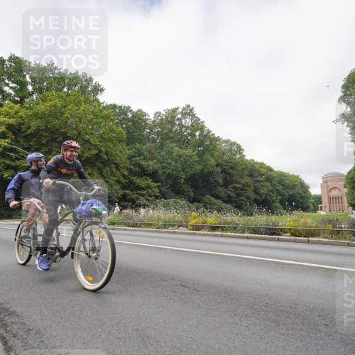 14.09.2025 - Stadtparktriathlon Michael Burmester http://msf.ph/oto/8891437 14.09.2025 10:37:02 Radfahren 518, 588, 622, 737, 752, 788 meine-sportfotos.de