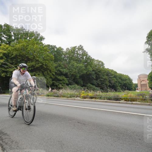 14.09.2025 - Stadtparktriathlon Michael Burmester http://msf.ph/oto/8891456 14.09.2025 10:37:33 Radfahren 535, 632, 685, 688, 702, 727, 743, 753 meine-sportfotos.de