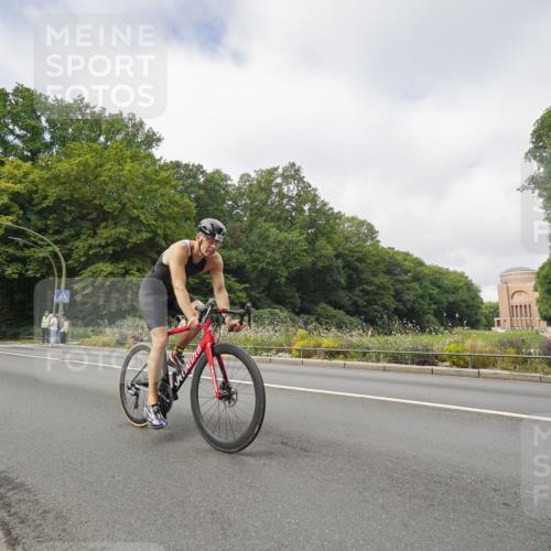 14.09.2025 - Stadtparktriathlon Michael Burmester http://msf.ph/oto/8891478 14.09.2025 10:38:19 Radfahren 705, 748, 750, 759, 763, 799, 800 meine-sportfotos.de