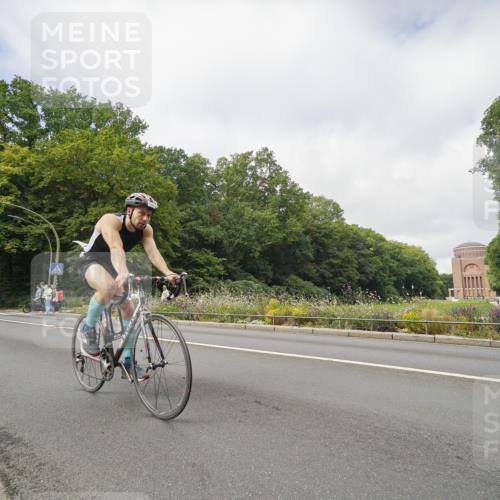 14.09.2025 - Stadtparktriathlon Michael Burmester http://msf.ph/oto/8891490 14.09.2025 10:38:48 Radfahren 581, 624, 687, 699, 766, 779 meine-sportfotos.de