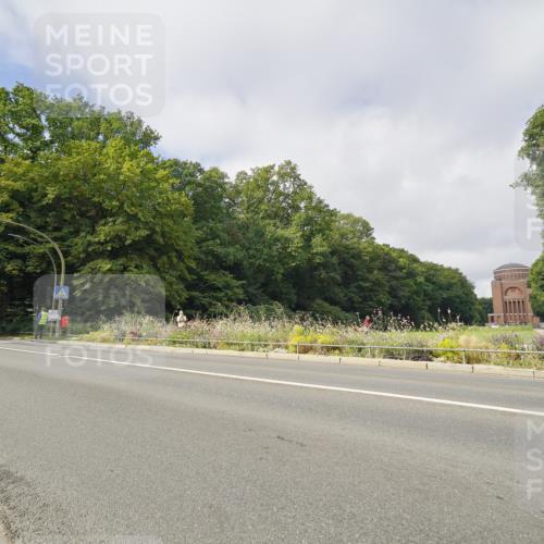 14.09.2025 - Stadtparktriathlon Michael Burmester http://msf.ph/oto/8891508 14.09.2025 10:39:08 Radfahren 636, 697, 732, 786 meine-sportfotos.de