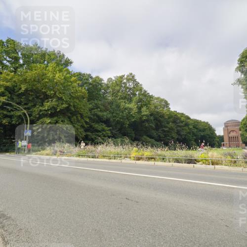 14.09.2025 - Stadtparktriathlon Michael Burmester http://msf.ph/oto/8891511 14.09.2025 10:39:09 Radfahren 636, 697, 732, 786 meine-sportfotos.de