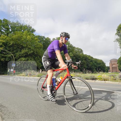 14.09.2025 - Stadtparktriathlon Michael Burmester http://msf.ph/oto/8891519 14.09.2025 10:39:13 Radfahren 636, 697, 732, 786, 801 meine-sportfotos.de