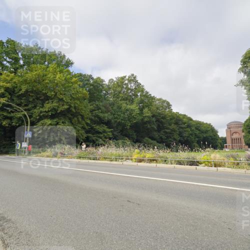 14.09.2025 - Stadtparktriathlon Michael Burmester http://msf.ph/oto/8891520 14.09.2025 10:39:14 Radfahren 697, 732, 758, 786, 801 meine-sportfotos.de