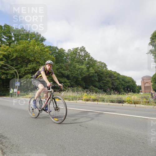 14.09.2025 - Stadtparktriathlon Michael Burmester http://msf.ph/oto/8891524 14.09.2025 10:39:18 Radfahren 515, 637, 732, 758, 786, 801 meine-sportfotos.de