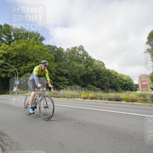 14.09.2025 - Stadtparktriathlon Michael Burmester http://msf.ph/oto/8891539 14.09.2025 10:39:52 Radfahren 736, 780, 790, 796 meine-sportfotos.de