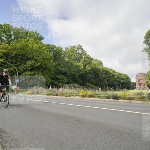 14.09.2025 - Stadtparktriathlon Michael Burmester http://msf.ph/oto/8891551 14.09.2025 10:40:05 Radfahren 647, 740, 776 meine-sportfotos.de