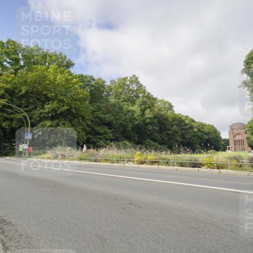 14.09.2025 - Stadtparktriathlon Michael Burmester http://msf.ph/oto/8891557 14.09.2025 10:40:09 Radfahren 647, 712, 740, 776 meine-sportfotos.de