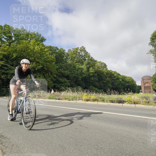 14.09.2025 - Stadtparktriathlon Michael Burmester http://msf.ph/oto/8891569 14.09.2025 10:40:16 Radfahren 626, 712, 714 meine-sportfotos.de
