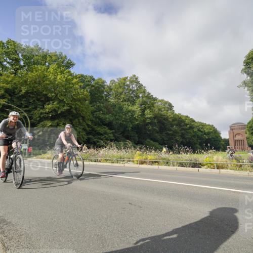14.09.2025 - Stadtparktriathlon Michael Burmester http://msf.ph/oto/8891580 14.09.2025 10:40:21 Radfahren 626, 712, 714, 818 meine-sportfotos.de