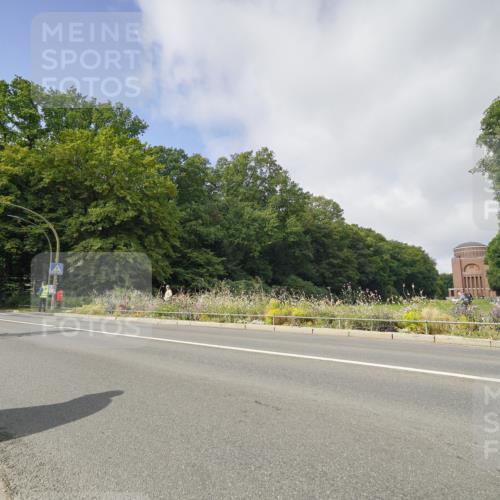 14.09.2025 - Stadtparktriathlon Michael Burmester http://msf.ph/oto/8891599 14.09.2025 10:40:35 Radfahren 735, 765, 792, 803, 807, 816 meine-sportfotos.de