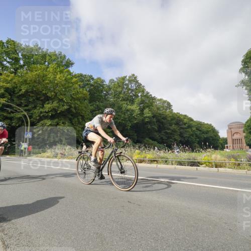 14.09.2025 - Stadtparktriathlon Michael Burmester http://msf.ph/oto/8891604 14.09.2025 10:40:38 Radfahren 735, 765, 792, 803, 816 meine-sportfotos.de
