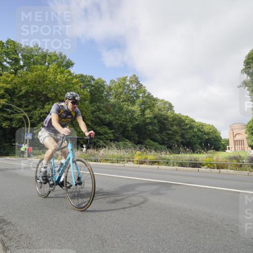 14.09.2025 - Stadtparktriathlon Michael Burmester http://msf.ph/oto/8891630 14.09.2025 10:41:04 Radfahren 662, 665, 746, 762, 771, 778, 781, 802 meine-sportfotos.de