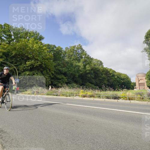 14.09.2025 - Stadtparktriathlon Michael Burmester http://msf.ph/oto/8891650 14.09.2025 10:41:17 Radfahren 746, 778, 791, 793 meine-sportfotos.de