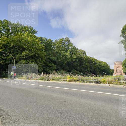 14.09.2025 - Stadtparktriathlon Michael Burmester http://msf.ph/oto/8891655 14.09.2025 10:41:19 Radfahren 728, 791, 793 meine-sportfotos.de
